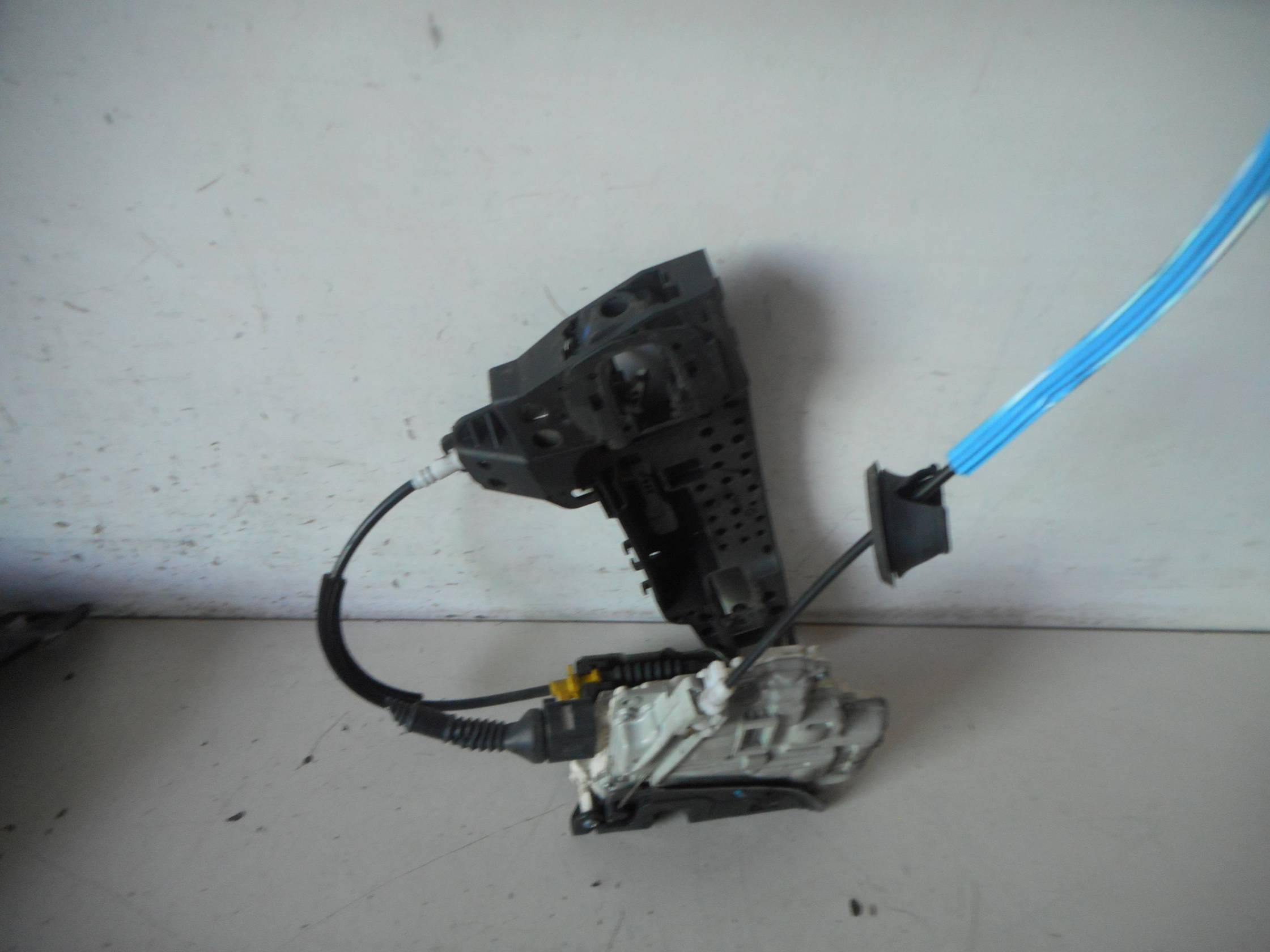 Serratura porta ant. dx.